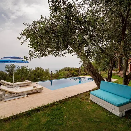 Alemdaroğlu Secret Garden Villa Faralya